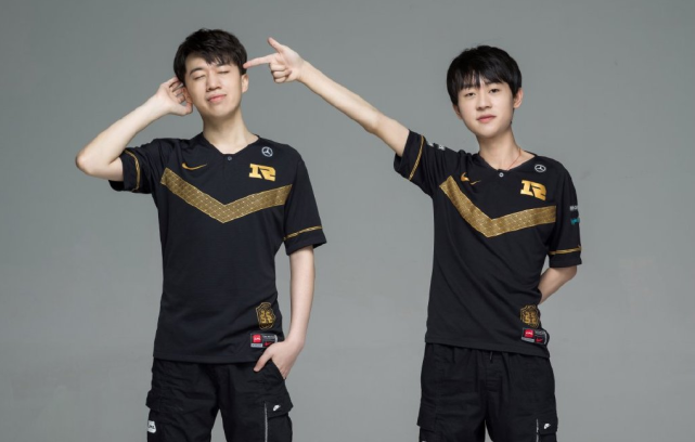 实现双向赋 实现双向赋