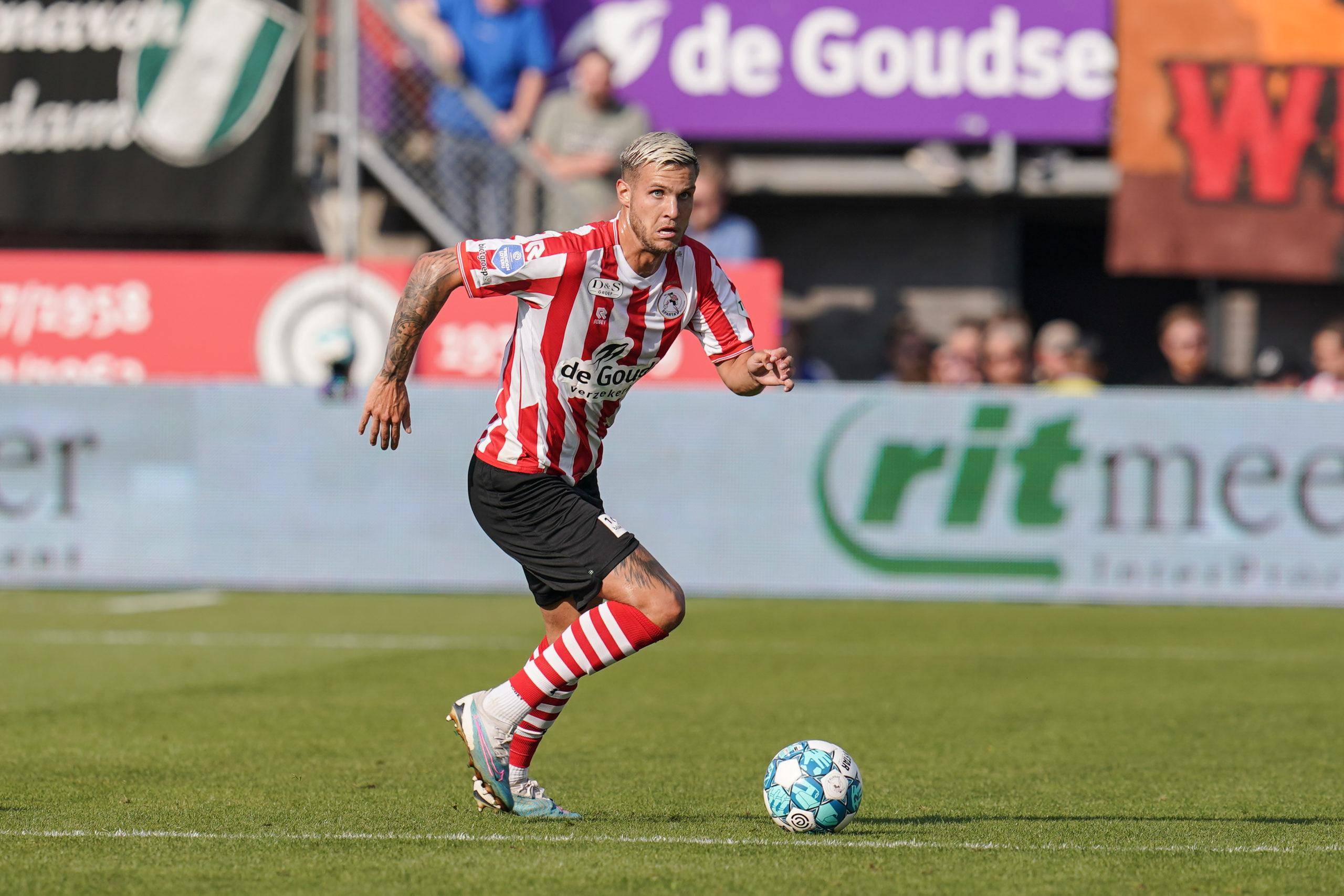 然而球队在 然而球队在